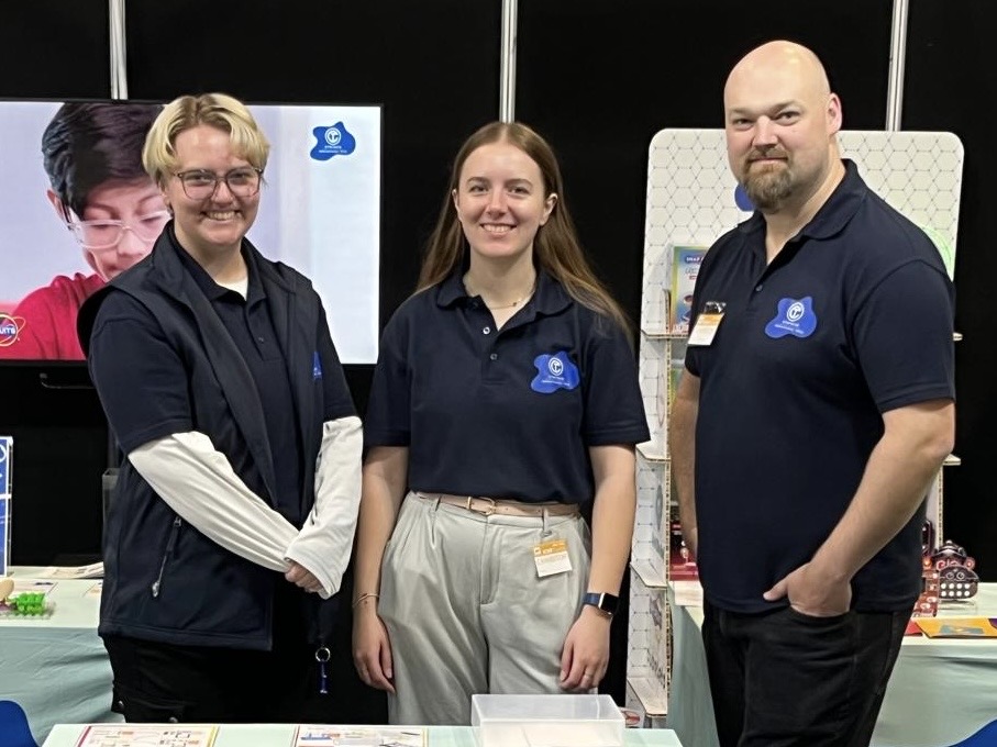 The DLJ Creations workshop team at a UK maker event